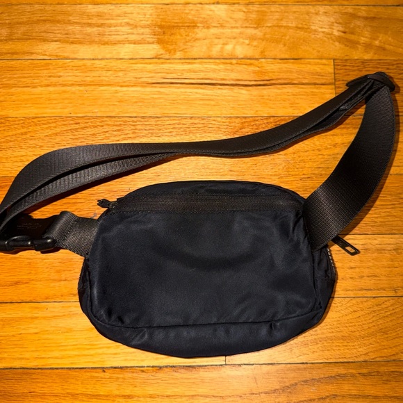 lululemon athletica Midnight Black Fannypack - Picture 3 of 5